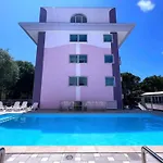Comfortable With Terrace-beahost Appartement Bibione