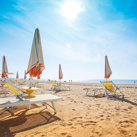 Comfortable With Terrace-beahost Apartamento Bibione